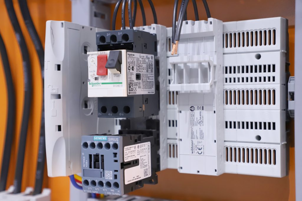 Wöhner CrossBoard® Modular power distribution system